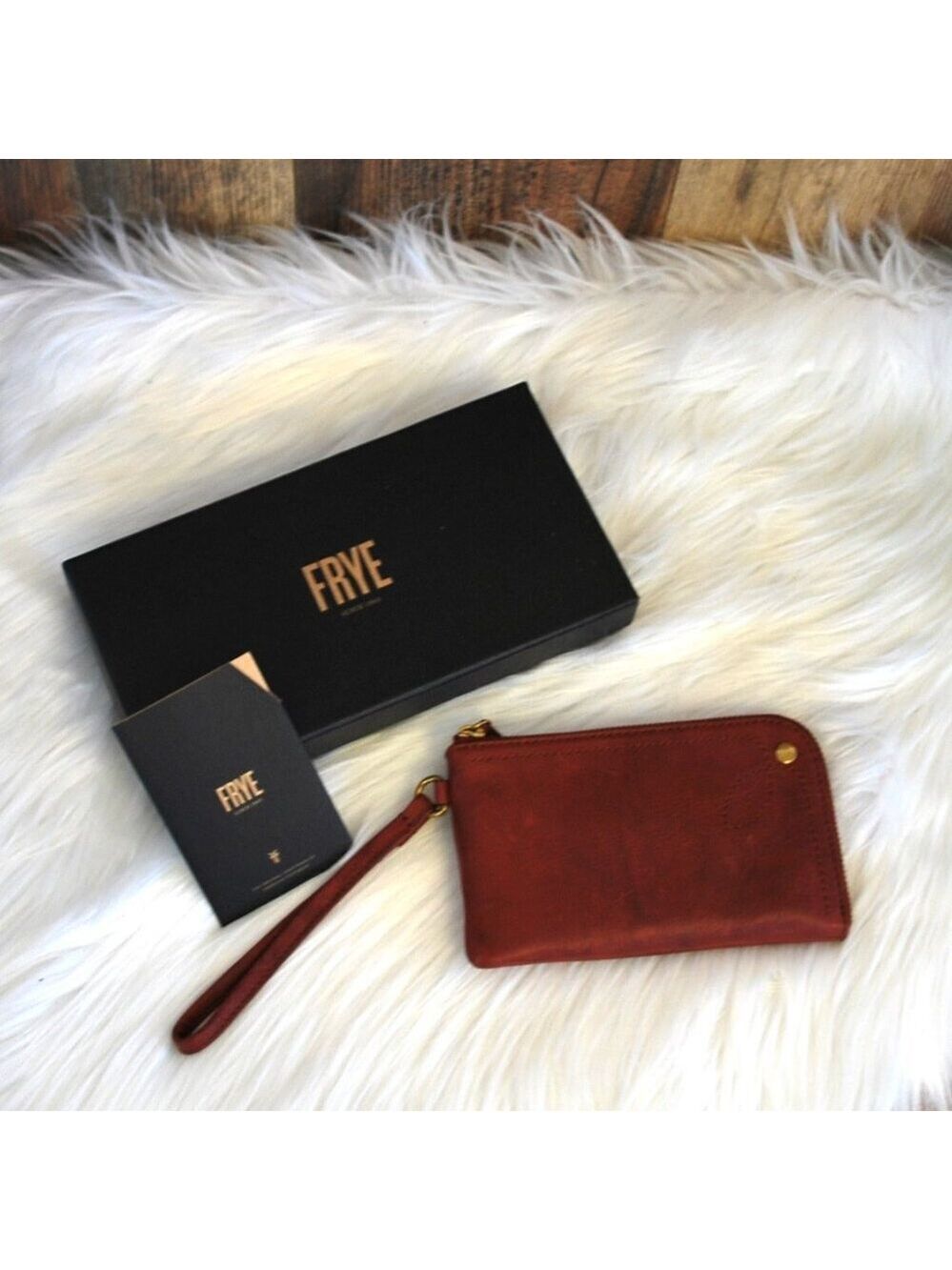 NWT Frye Campus Rivit Wristlet Burnt Red DB429